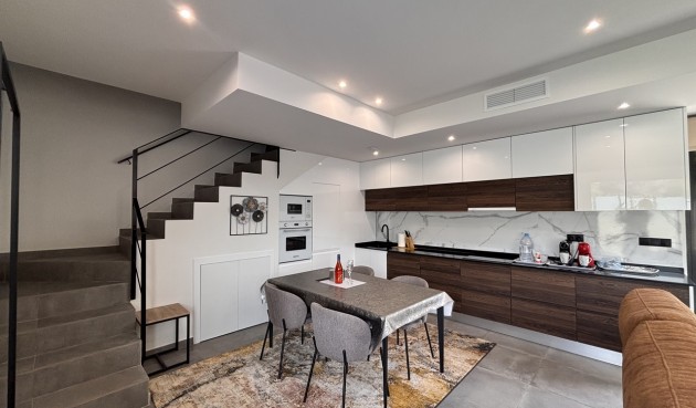 Återförsäljning - Villa -
Villamartin - Costa Blanca