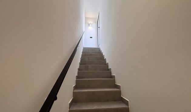 Återförsäljning - Villa -
Villamartin - Costa Blanca