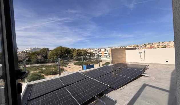 Återförsäljning - Villa -
Villamartin - Costa Blanca