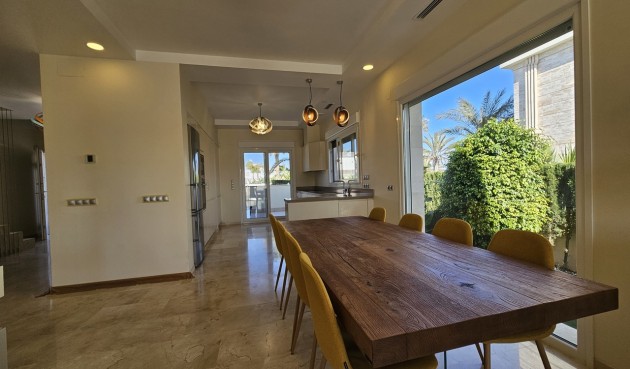 Resale - Villa -
La Zenia - Costa Blanca