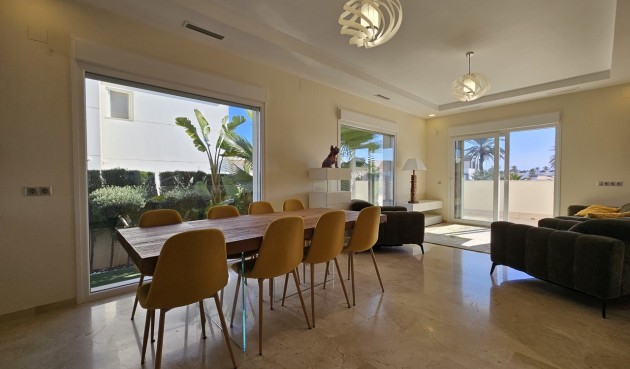 Resale - Villa -
La Zenia - Costa Blanca