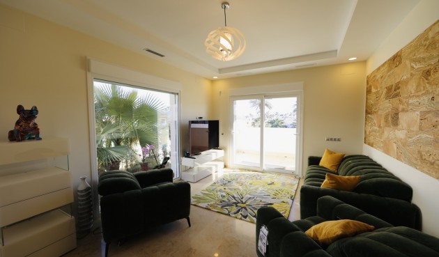 Resale - Villa -
La Zenia - Costa Blanca