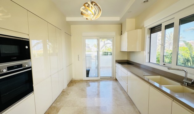 Resale - Villa -
La Zenia - Costa Blanca