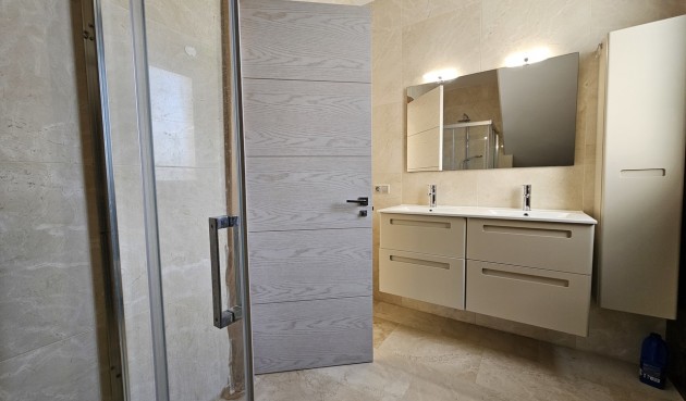 Resale - Villa -
La Zenia - Costa Blanca