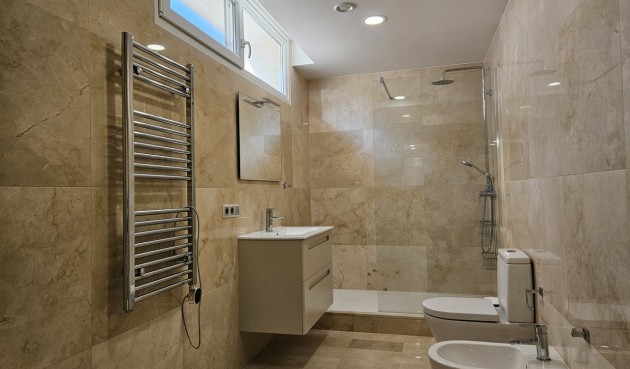 Resale - Villa -
La Zenia - Costa Blanca