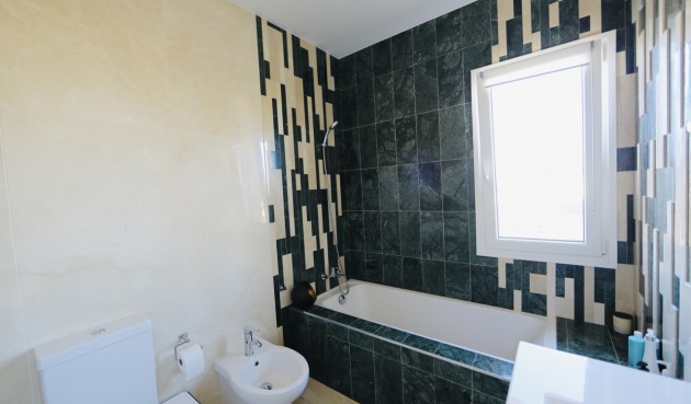 Resale - Villa -
La Zenia - Costa Blanca