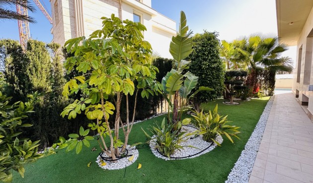 Resale - Villa -
La Zenia - Costa Blanca