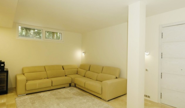 Resale - Villa -
La Zenia - Costa Blanca