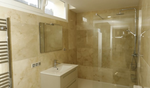 Resale - Villa -
La Zenia - Costa Blanca