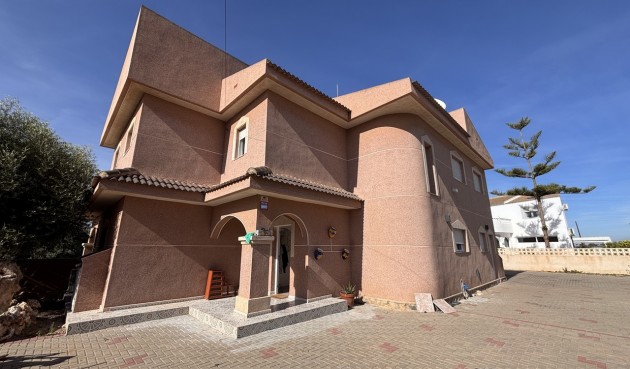 Resale - Villa -
Benijofar - Costa Blanca