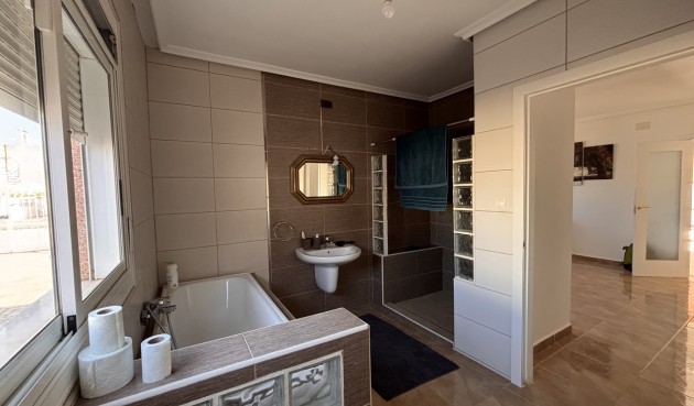 Resale - Villa -
Benijofar - Costa Blanca