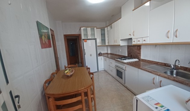 Återförsäljning - Town House -
Roldan - Inland