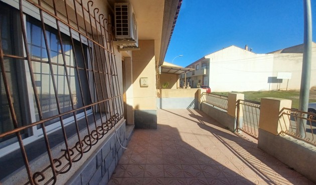 Återförsäljning - Town House -
Roldan - Inland