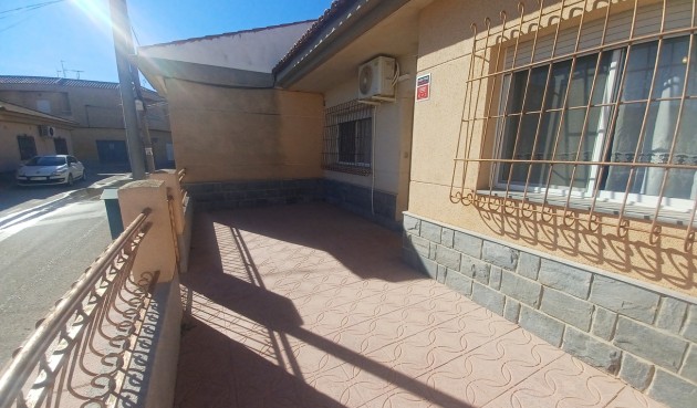 Återförsäljning - Town House -
Roldan - Inland