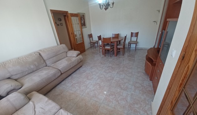 Återförsäljning - Town House -
Roldan - Inland