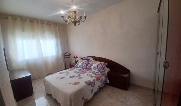 Återförsäljning - Town House -
Roldan - Inland