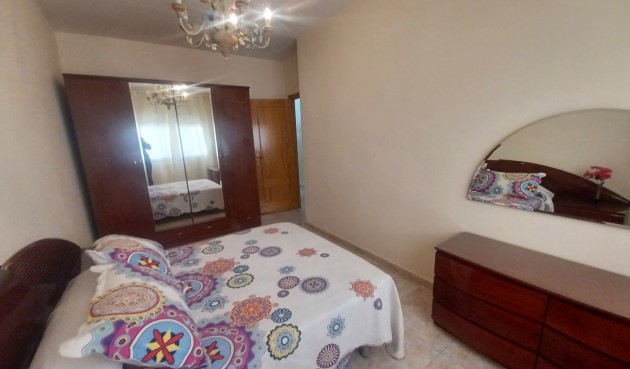 Återförsäljning - Town House -
Roldan - Inland