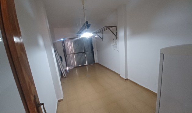 Återförsäljning - Town House -
Roldan - Inland