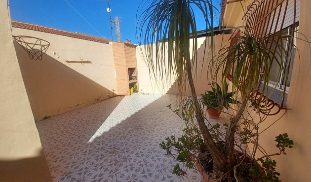 Återförsäljning - Town House -
Roldan - Inland