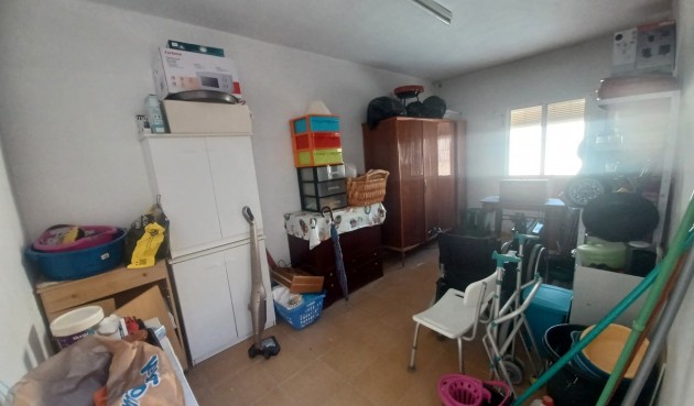 Återförsäljning - Town House -
Roldan - Inland