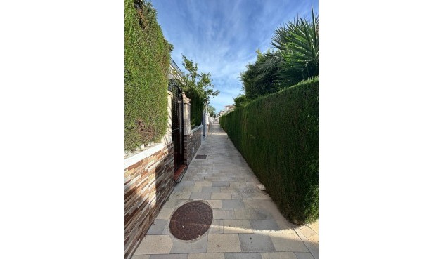 Resale - Duplex -
Orihuela Costa - Punta Prima