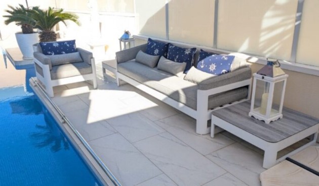 Återförsäljning - Villa -
Villamartin - Costa Blanca