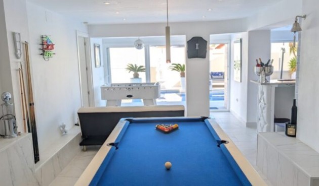 Återförsäljning - Villa -
Villamartin - Costa Blanca