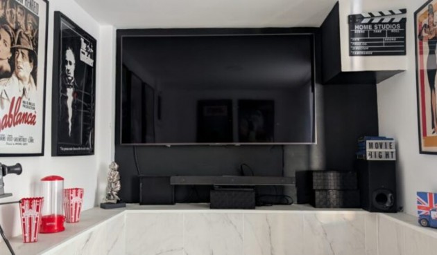 Återförsäljning - Villa -
Villamartin - Costa Blanca