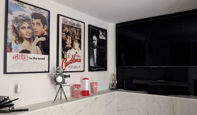 Återförsäljning - Villa -
Villamartin - Costa Blanca