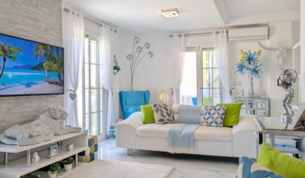 Återförsäljning - Villa -
Villamartin - Costa Blanca