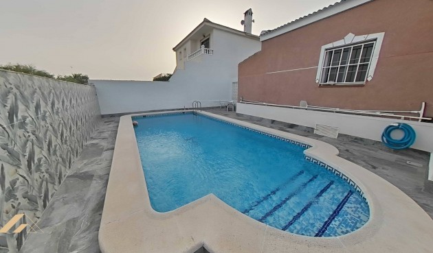 Brukt - Villa -
Torrevieja - San Luis