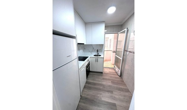Brukt - Apartment -
Torrevieja - Centro - Muelle Pesquero