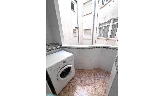 Brukt - Apartment -
Torrevieja - Centro - Muelle Pesquero