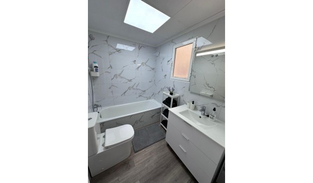 Brukt - Apartment -
Torrevieja - Centro - Muelle Pesquero