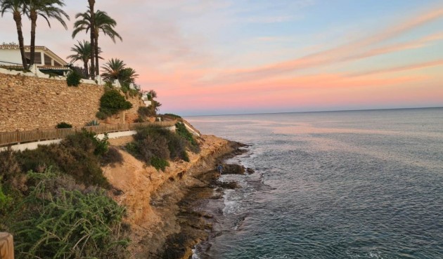 Återförsäljning - Villa -
Orihuela Costa - Costa Blanca