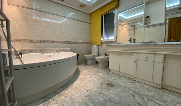 Resale - Penthouse -
Torrevieja - Costa Blanca