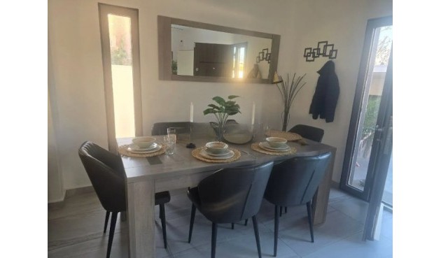 Återförsäljning - Villa -
Rojales - Inland