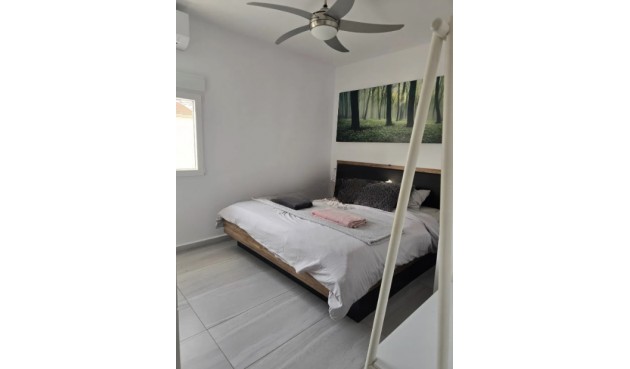 Återförsäljning - Villa -
Rojales - Inland