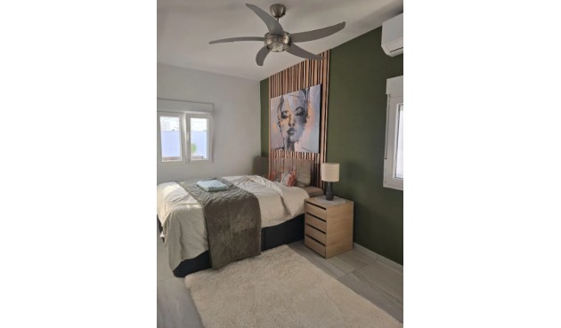 Återförsäljning - Villa -
Rojales - Inland