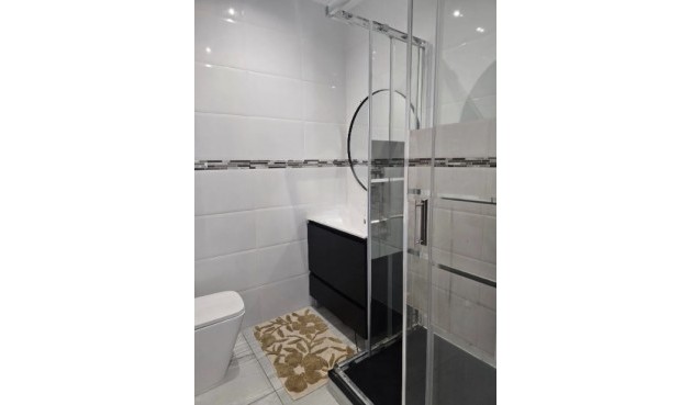 Återförsäljning - Villa -
Rojales - Inland