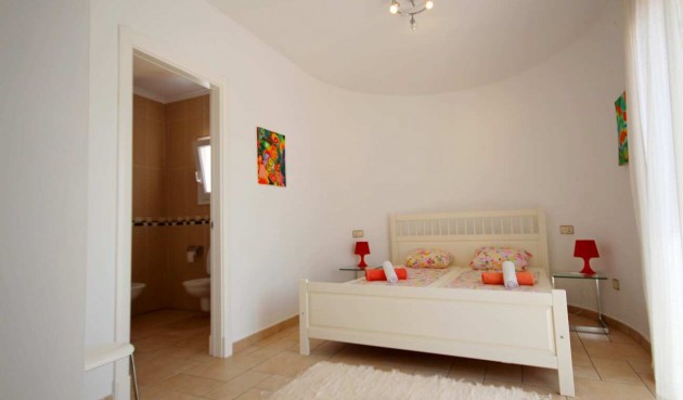 Resale - Villa -
Jávea - Costa Blanca