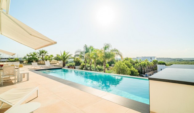 Resale - Villa -
Orihuela - Las Colinas Golf