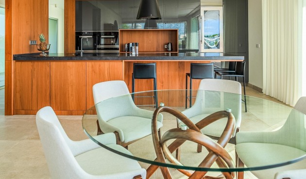 Resale - Villa -
Orihuela - Las Colinas Golf