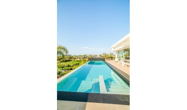 Resale - Villa -
Orihuela - Las Colinas Golf