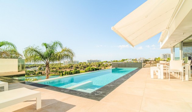 Resale - Villa -
Orihuela - Las Colinas Golf