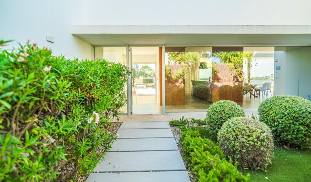 Resale - Villa -
Orihuela - Las Colinas Golf