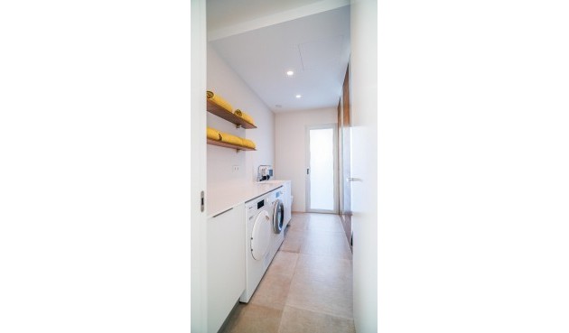 Resale - Villa -
Orihuela - Las Colinas Golf