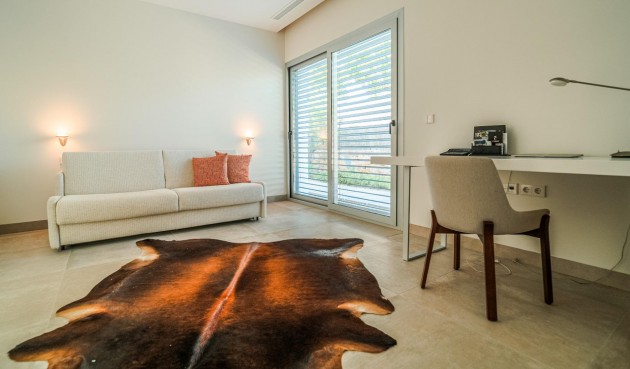 Resale - Villa -
Orihuela - Las Colinas Golf