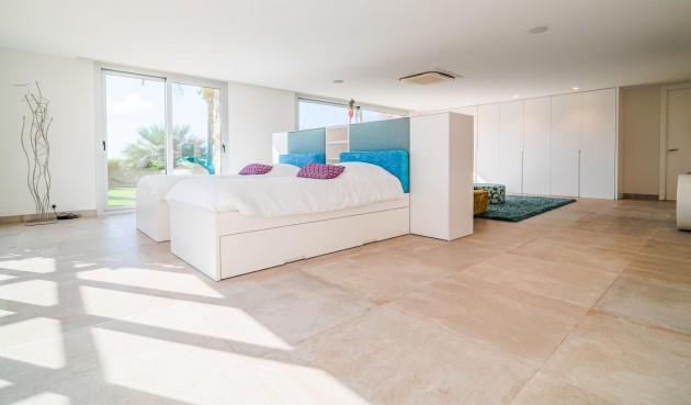 Resale - Villa -
Orihuela - Las Colinas Golf