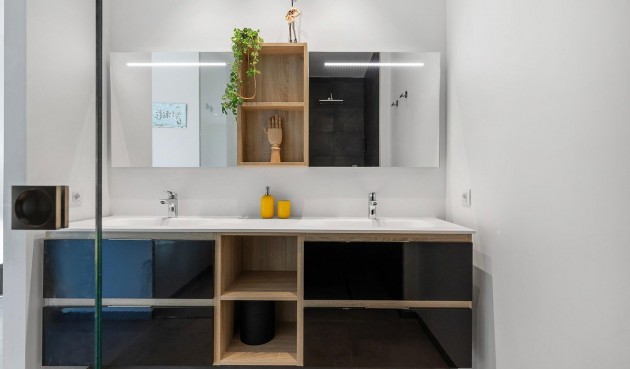 Återförsäljning - Villa -
Orihuela - Las Colinas Golf